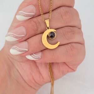 Collar TE AMO 100 Idiomas Luna Acero Dorado