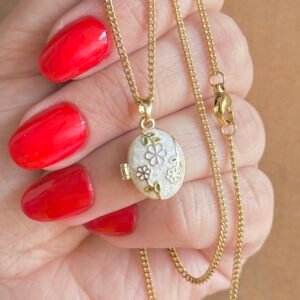 Cadena Mini Relicario Acero Dorado Modelo Margarita