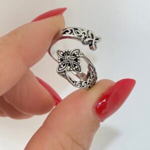 Anillo Nudo de Bruja Regulable Acero Quirúrgico